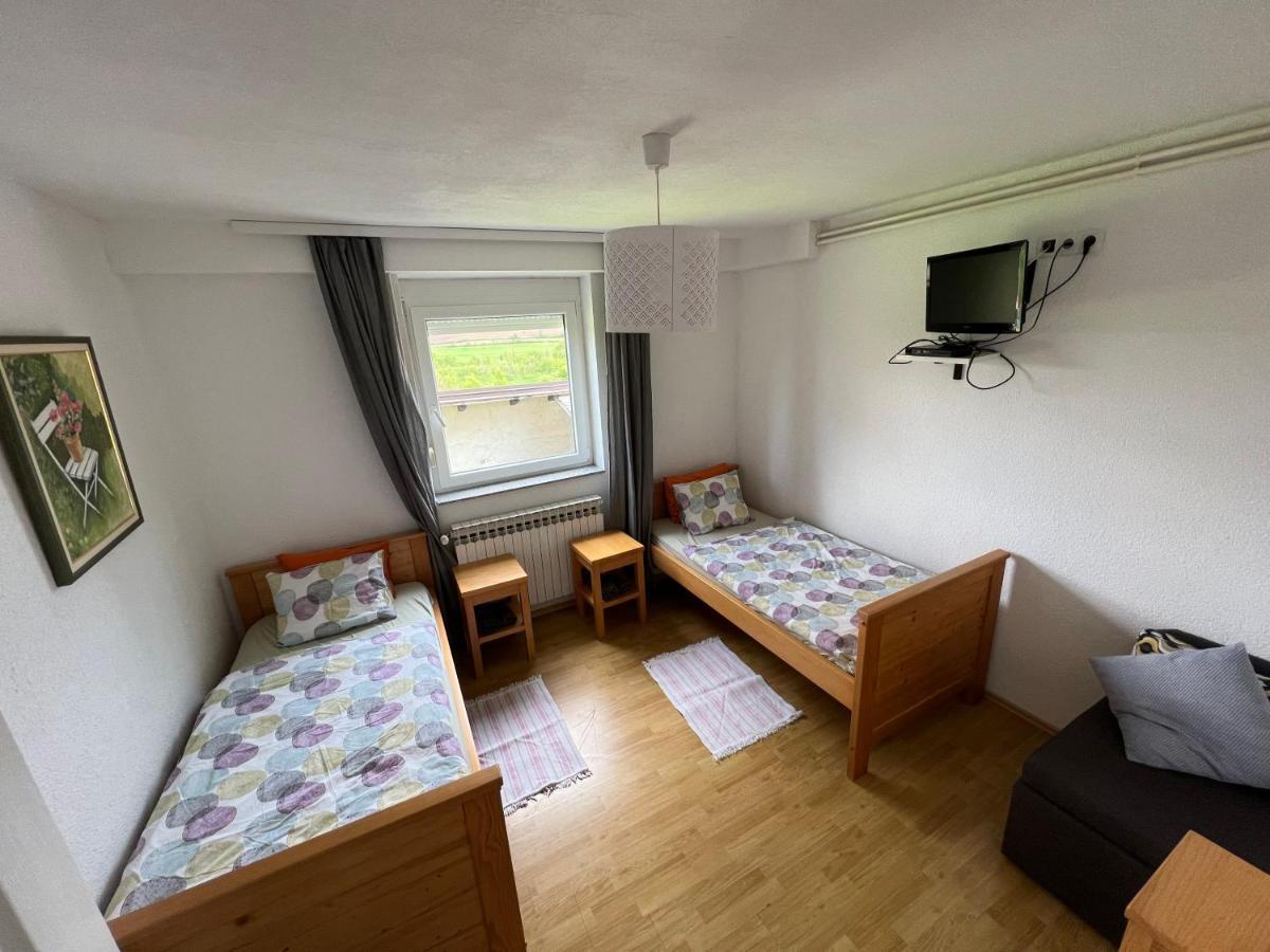 Apartments&rooms Kristina Gasthof Drežnik Grad